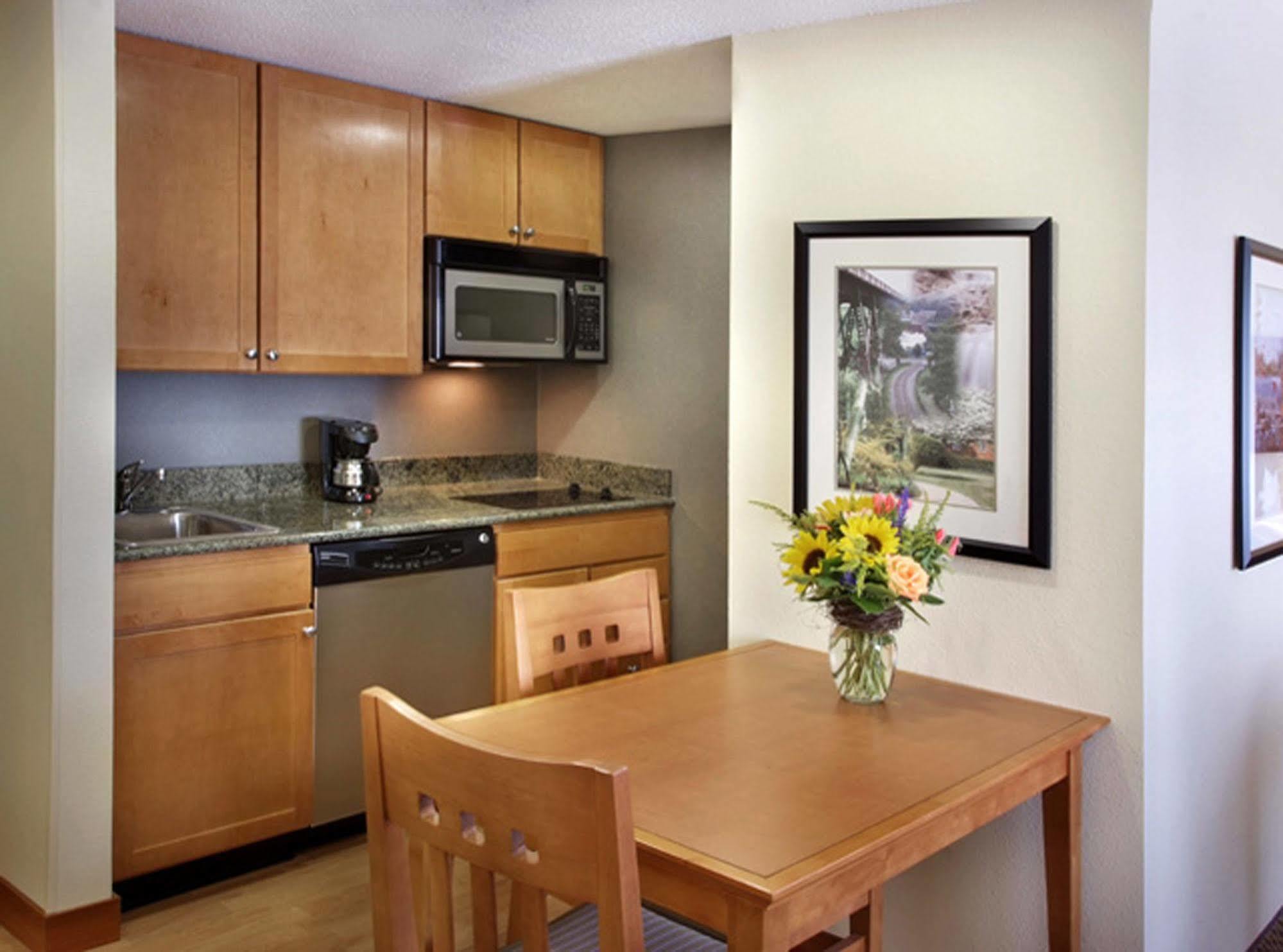 Homewood Suites By Hilton Allentown-Bethlehem Airport Room photo